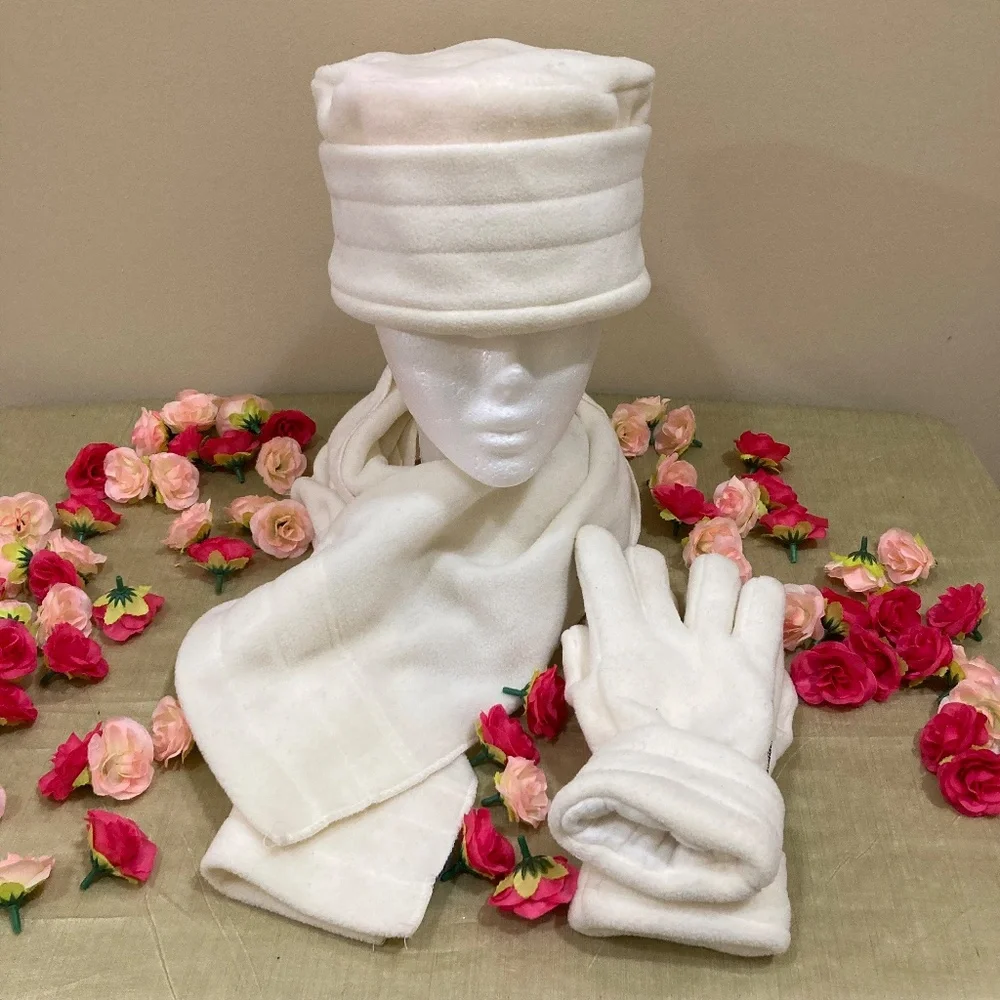 Falls Creek Women's Hat, Scarf & Glove set, white